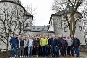Die Bergknappen vor der Burg Bilstein